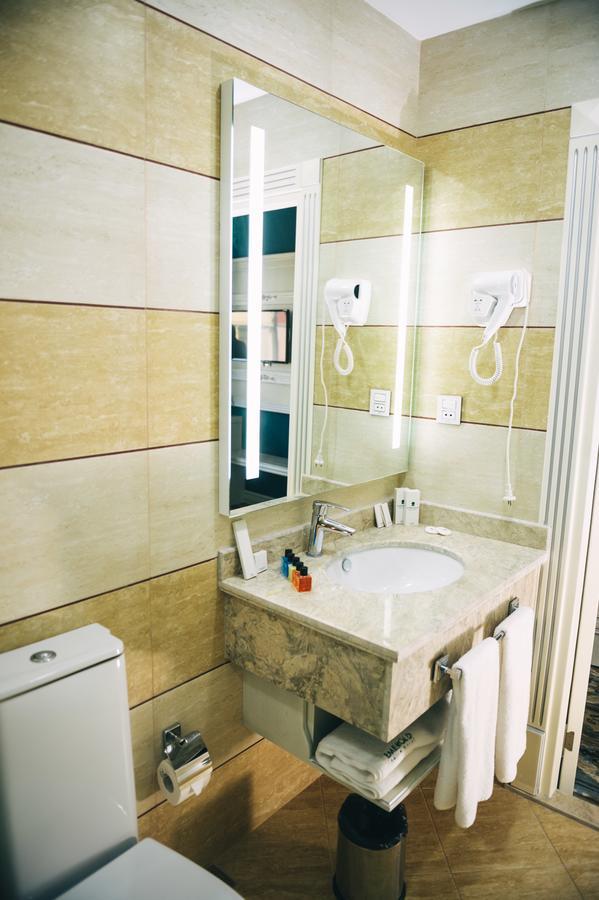 Emerald Suite Hotel Baku Exterior foto