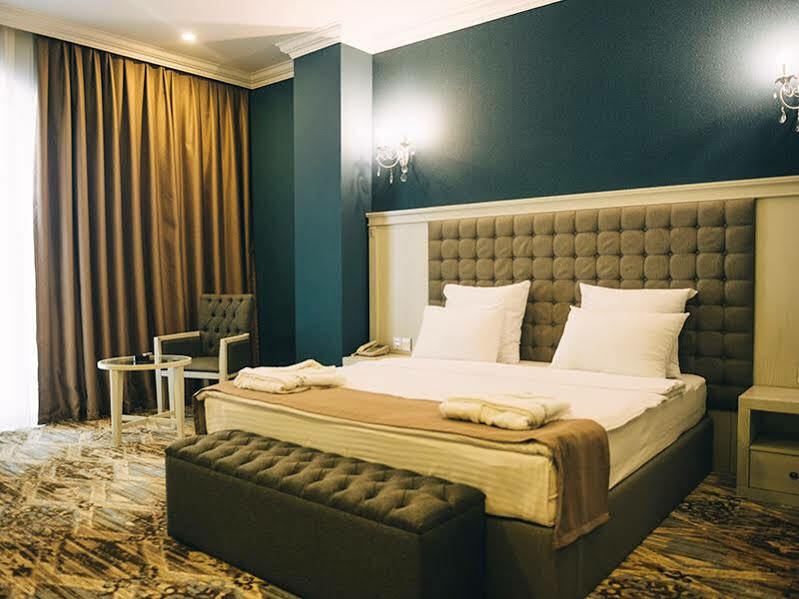 Emerald Suite Hotel Baku Exterior foto